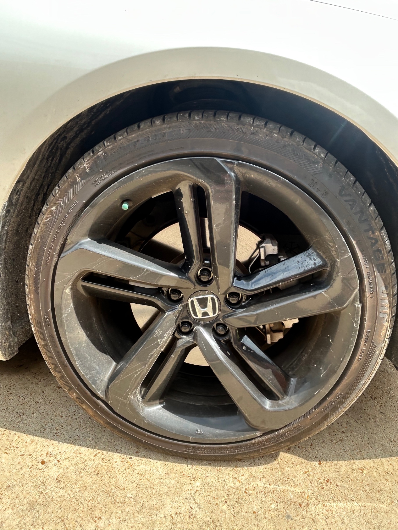 Dirty wheel before detail
